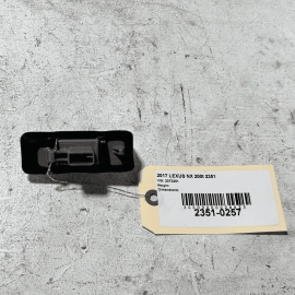 15-21 LEXUS NX200T NX300H REAR LEFT OR RIGHT SIDE LICENSE PLATE LIGHT LAMP 