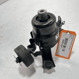 2018-2023 TOYOTA CAMRY 2.5L TRANSMISSION FRONT MOUNT BRACKET INSULATOR OEM