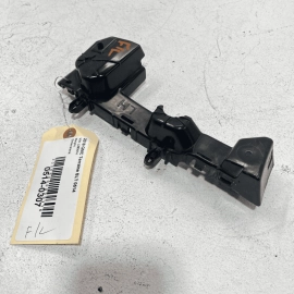 !DEFECT  18-21 GMC TERRAIN FRONT BUMPER PASSENGER SIDE GUIDE SUPPORT BRACKE