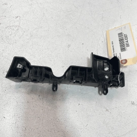 !DEFECT  18-21 GMC TERRAIN FRONT BUMPER PASSENGER SIDE GUIDE SUPPORT BRACKE