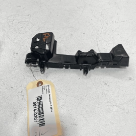 !DEFECT  18-21 GMC TERRAIN FRONT BUMPER PASSENGER SIDE GUIDE SUPPORT BRACKE