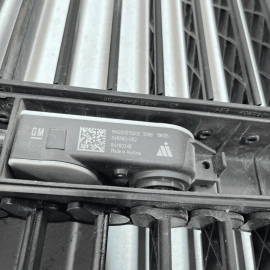 2019-2023 GMC TERRAIN 1.5L FRONT RADIATOR LOWER GRILLE AIR SHUTTER & MOTOR 