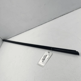 2017-2020 BMW 430I FRONT RIGHT PASSENGER DOOR WINDOW BELT MOLDING OEM 2017-2020 BMW 430I FRONT RIGHT PASSENGER DOOR WINDOW BELT MOLDING OEM