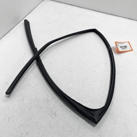 2018-2023 TOYOTA CAMRY REAR LEFT DRIVER DOOR WINDOW GLASS RUN CHANNEL SEAL 