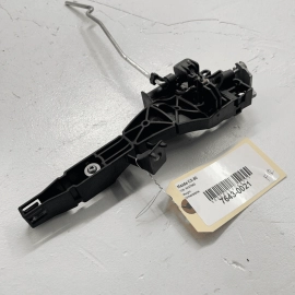 2023 MAZDA CX-50 FRONT PASSENGER DOOR EXTERIOR OUTER HANDLE BASE BRACKET OE