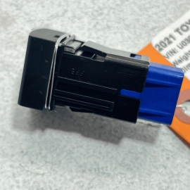 2019 - 2023 TOYOTA CAMRY FUEL DOOR LID RELEASE OPEN OPENER CONTROL SWITCH O