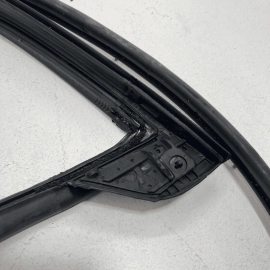 2018 - 2023 TOYOTA CAMRY FRONT LEFT DRIVER SIDE ON DOOR WEATHERSTRIP SEAL O