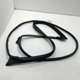 2018 - 2023 TOYOTA CAMRY FRONT LEFT DRIVER SIDE ON DOOR WEATHERSTRIP SEAL O