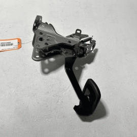 2018 - 2023 TOYOTA CAMRY FOOT STOP BRAKE BRAKING PEDAL ASSEMBLY OEM