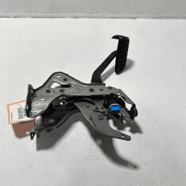 2018 - 2023 TOYOTA CAMRY FOOT STOP BRAKE BRAKING PEDAL ASSEMBLY OEM