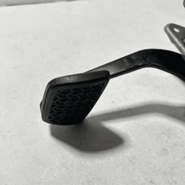 2018 - 2023 TOYOTA CAMRY FOOT STOP BRAKE BRAKING PEDAL ASSEMBLY OEM