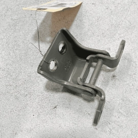 HONDA ACCORD 2017-2020 FRONT LEFT DRIVER SIDE DOOR LOWER HINGE OEM SILVER
