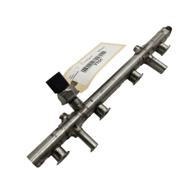 2014-2016 VOLKSWAGEN PASSAT 1.8 L Fuel Injector Rail w Fuel Pressure Sensor