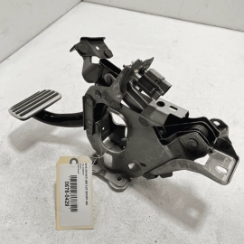 2014 - 2019 INFINITI Q50 BRAKE STOP PEDAL W/ BRACKET ASSEMBLY OEM