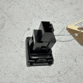 2015-2020 ACURA TLX A-SPEC CENTER CONSOLE AUDIO AUX AUXILIARY IN JACK OEM 2015-2020 ACURA TLX A-SPEC CENTER CONSOLE AUDIO AUX AUXILIARY IN JACK OEM