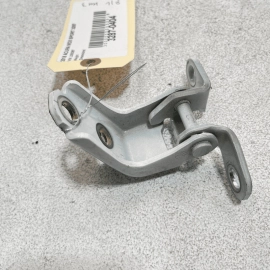 2017 - 2020 ACURA MDX REAR LEFT DRIVER SIDE DOOR LOWER HINGE OEM 2017 - 2020 ACURA MDX REAR LEFT DRIVER SIDE DOOR LOWER HINGE OEM