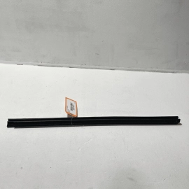 Rear Right Door Window Belt Weatherstrip Seal Infiniti QX50 2016-2017 OEM