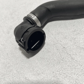 JAGUAR XE 2017 2.0L  ENGINE RADIATOR LOWER WATER HOSE LINE PIPE OEM