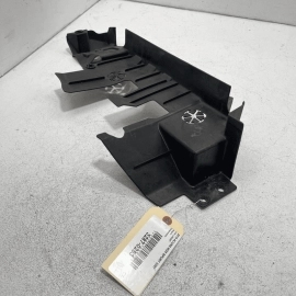 2017-2020 ACURA MDX FRONT BUMPER PASSENGER SIDE RADIATOR AIR GUIDE BRACKET 