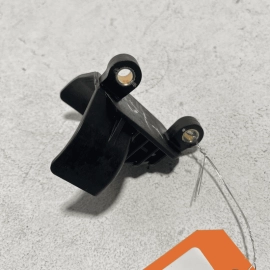 JAGUAR XE XF 2017-2020 FRONT LEFT OR RIGHT SIDE LOWER RADIATOR MOUNT BRACKE JAGUAR XE XF 2017-2020 FRONT LEFT OR RIGHT SIDE LOWER RADIATOR MOUNT BRACKE