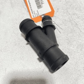 JAGUAR XE 2017 2.0L  ENGINE RADIATOR LOWER WATER TANK COOLANT HOSE LINE PIP