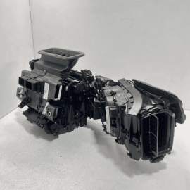 2017-2018 AUDI Q7 HVAC HEATER CORE CASE ASSEMBLY 8W1820001M