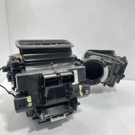 2017-2018 AUDI Q7 HVAC HEATER CORE CASE ASSEMBLY 8W1820001M