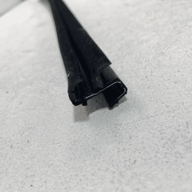 2017-2018-2019-2023 AUDI Q7 WINDOW INNER BELT WEATHERSTRIP SEAL REAR RIGHT 