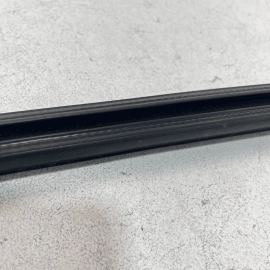 2017-2018-2019-2023 AUDI Q7 WINDOW INNER BELT WEATHERSTRIP SEAL REAR RIGHT 