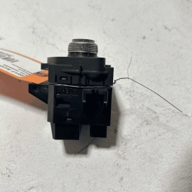 AUDI Q7 2017-2019 FRONT LEFT DRIVER SIDE DOOR OUTER MIRROR CONTROL SWITCH O