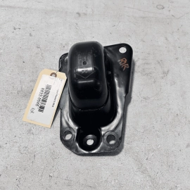 VOLKSWAGEN PASSAT REAR RIGHT SIDE TRAILING CONTROL ARM COVER BRACKET 12-22  VOLKSWAGEN PASSAT REAR RIGHT SIDE TRAILING CONTROL ARM COVER BRACKET 12-22