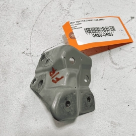 18-23 TOYOTA CAMRY FRONT RIGHT PASSENGER SIDE FENDER SUPPORT BRACKET BRCE O