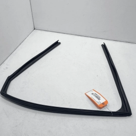 2009 - 2012 INFINITI FX35 FX50 QX70 Rear Left Driver Door Run Weather-Strip