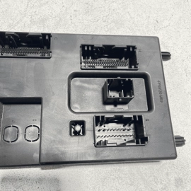 2017 JAGUAR XE 2.0L BCM BODY CONTROL MODULE GX7314F041AM OEM 2017 JAGUAR XE 2.0L BCM BODY CONTROL MODULE GX7314F041AM OEM