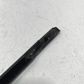 DEFECT 2017 - 2019 JAGUAR XE FRONT LEFT DRIVER SIDE DOOR WINDOW BELT MOLDIN