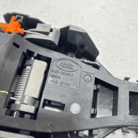 2017-2020 JAGUAR XE REAR PASSENGER SIDE EXTERIOR DOOR HANDLE BASE BRACKET O