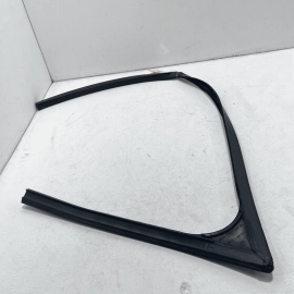 JAGUAR XE 2017-2019 FRONT PASSENGER SIDE DOOR WINDOW GLASS RUN CHANNEL SEAL