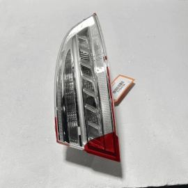 DAMAGE!  2017-2019 JAGUAR XE REAR PASSENGER SIDE OUTER TAILLIGHT LIGHT LAMP