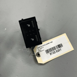 2018 - 2020 TOYOTA CAMRY XSE Seat Temperature Heater Control Switch OEM