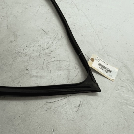 2018 - 2023 TOYOTA CAMRY FRONT PASSENGER SIDE WINDOW GLASS RUN CHANNEL SEAL