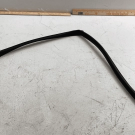 2018 - 2023 TOYOTA CAMRY FRONT PASSENGER SIDE WINDOW GLASS RUN CHANNEL SEAL