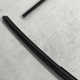 2018 - 2023 TOYOTA CAMRY FRONT PASSENGER SIDE WINDOW GLASS RUN CHANNEL SEAL