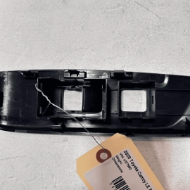 2018-2023 TOYOTA CAMRY FRONT RIGHT SIDE DOOR WINDOW SWITCH TRIM COVER OEM
