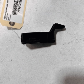 TOYOTA CAMRY 2018-2023 FUEL TUBE HOSE PIPE CLAMP BRACKET OEM TOYOTA CAMRY 2018-2023 FUEL TUBE HOSE PIPE CLAMP BRACKET OEM