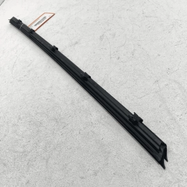 2017 - 2019 JAGUAR XE FRONT LEFT SIDE DOOR WINDOW INNER WEATHERSTRIP SEAL O