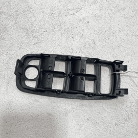 2017-2020 JAGUAR XE FRONT LEFT DRIVER DOOR MASTER WINDOW SWITCH BEZEL TRIM 