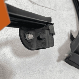 DEFECT 2017 - 2019 JAGUAR XE FRONT LEFT DRIVER SIDE DOOR Upper Weather-Stri