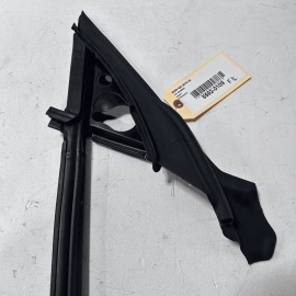 2017-2020 BMW 430i F36 FRONT LEFT DRIVER SIDE DOOR WINDOW RUN CHANNEL SEAL 