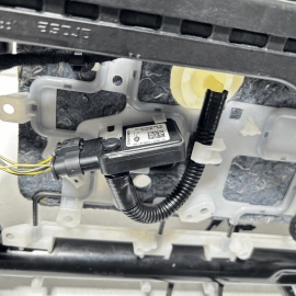 2017-2019 JAGUAR XE Front Right Passenger Seat Lower Track Frame OEM