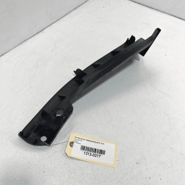 2017 - 2023 AUDI Q7 FRONT PASSENGER SIDE WINDSHIELD WATER DRAIN DEFLECTOR O 2017 - 2023 AUDI Q7 FRONT PASSENGER SIDE WINDSHIELD WATER DRAIN DEFLECTOR O